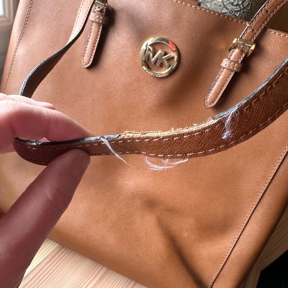 Michael kids well loved over shoulder bag - Picture 2 of 5